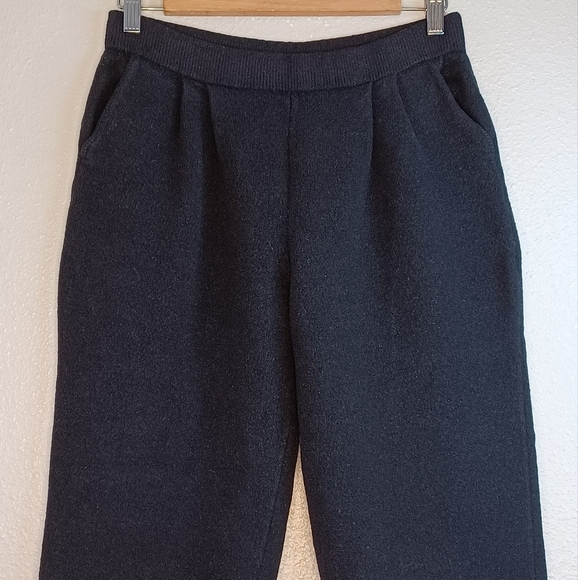 St. John Basics Size 6 Knit Old Money Pull-On Cropped Pants - Picture 3 of 12